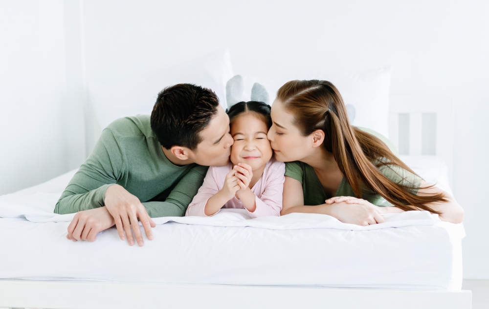 Giữa siêu thị đông đúc, lời con nhỏ làm một người mẹ òa khóc- Ảnh 2.