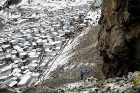 Chỉ 6 tháng đầu 2025, một quốc gia đã kiếm được gần 1 tỷ USD nhờ bán vàng cho Trung Quốc, vượt mức tổng năm ngoái- Ảnh 1.