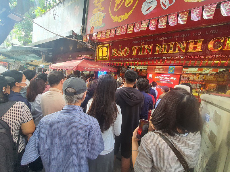 Có tiền tỷ đem mua vàng, người đàn ông “mất ăn mất ngủ” mấy tháng và cái kết- Ảnh 2.