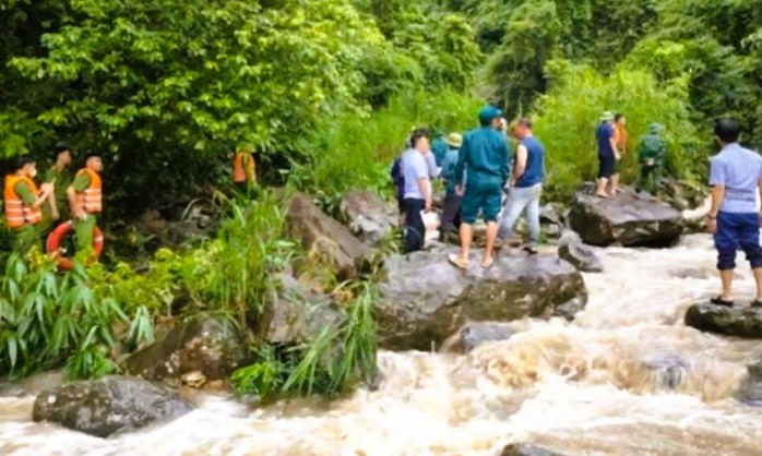 Tìm thấy thi thể bé gái 11 tuổi mất tích- Ảnh 1.