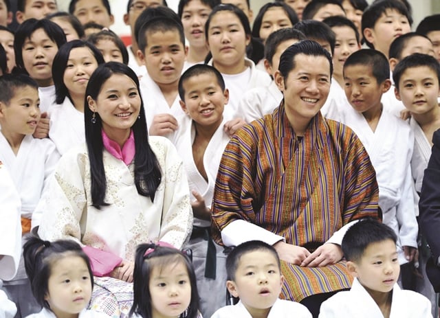 Chuyện tình hơn cả cổ tích của Quốc vương và Hoàng hậu Bhutan: Bắt đầu từ một câu nói năm 7 tuổi- Ảnh 3.