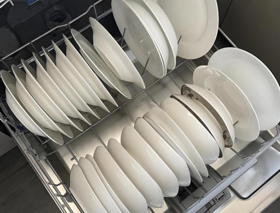 Một người rửa bát, cả nhà ung thư? 6 thói quen "tẩm chất độc" vào bát đĩa cần bỏ ngay - Ảnh 3.