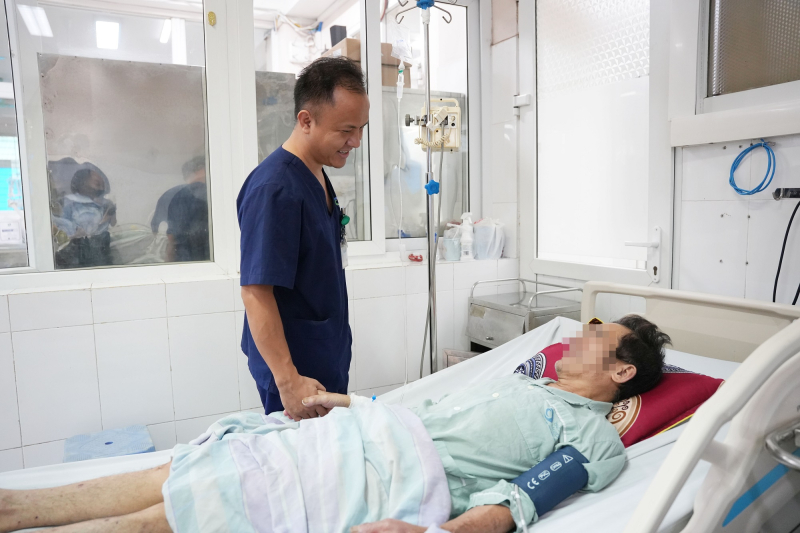 Người đàn ông ở Hưng Yên nguy kịch, tím toàn thân sau chế biến thịt lợn sống, bác sĩ khuyến cáo 3 không- Ảnh 2. Người đàn ông ở Hưng Yên nguy kịch, tím toàn thân sau chế biến thịt lợn sống, bác sĩ khuyến cáo 3 không- Ảnh 2.