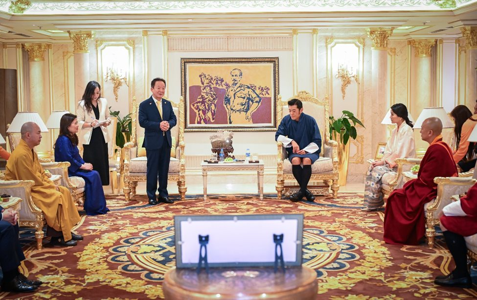 Một năm “cất cánh” của Bầu Hiển: Khởi công sân bay nghìn tỷ, rót vốn Vietravel Airlines, gặp Quốc vương Bhutan bàn chuyện làm ăn quốc tế- Ảnh 1.