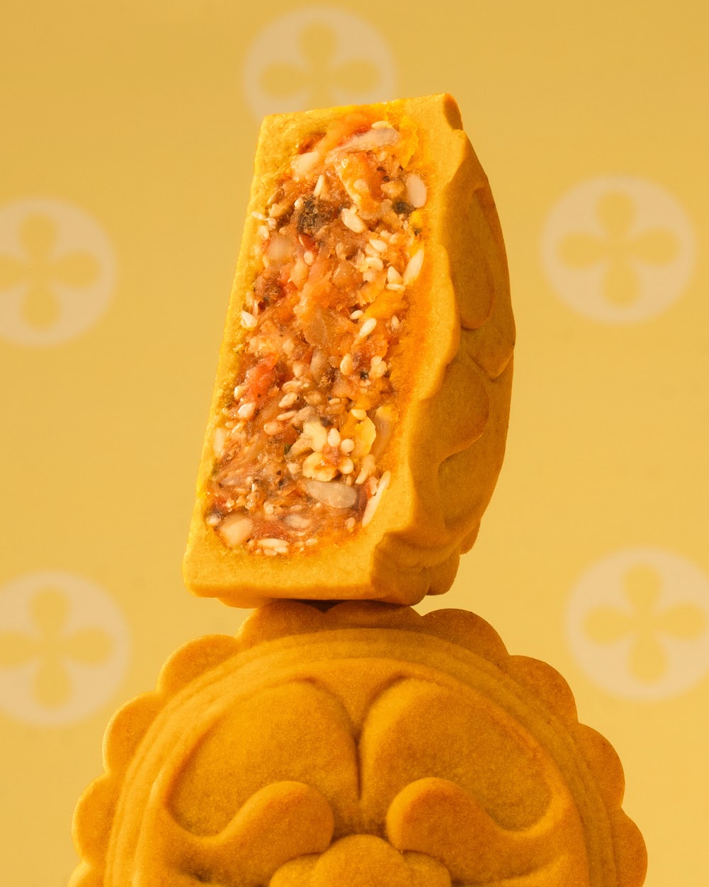 Một thương hiệu đưa vị bánh tráng trộn vào bánh trung thu: Chiến lược ‘bán ký ức’ trên thị trường nghìn tỷ - Ảnh 1.