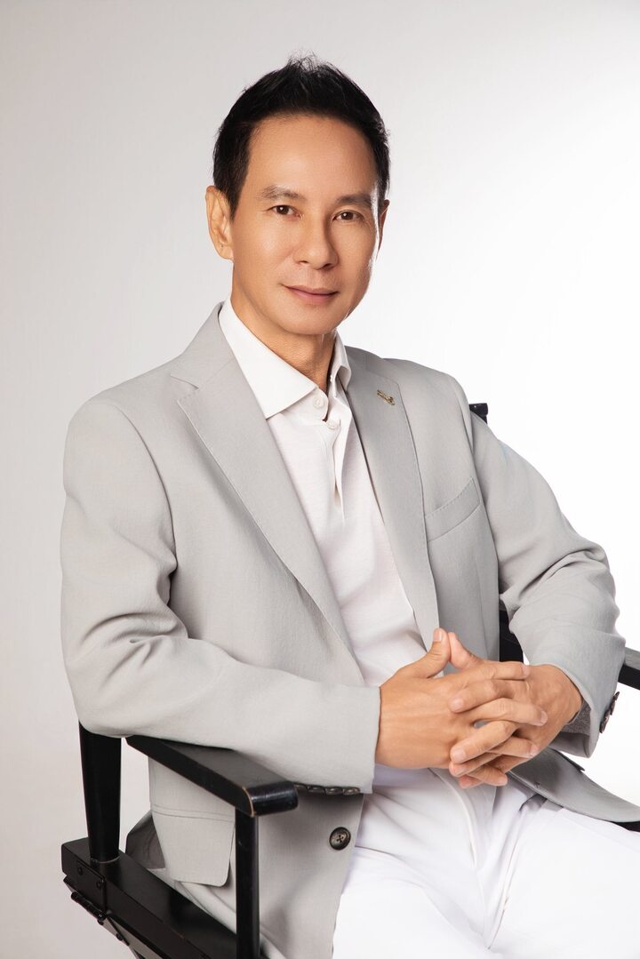 Đạo diễn Lý Hải nhận bằng khen của Bộ VHTTDL vì đóng góp trong lĩnh vực điện ảnh- Ảnh 2. Đạo diễn Lý Hải nhận bằng khen của Bộ VHTTDL vì đóng góp trong lĩnh vực điện ảnh- Ảnh 2.