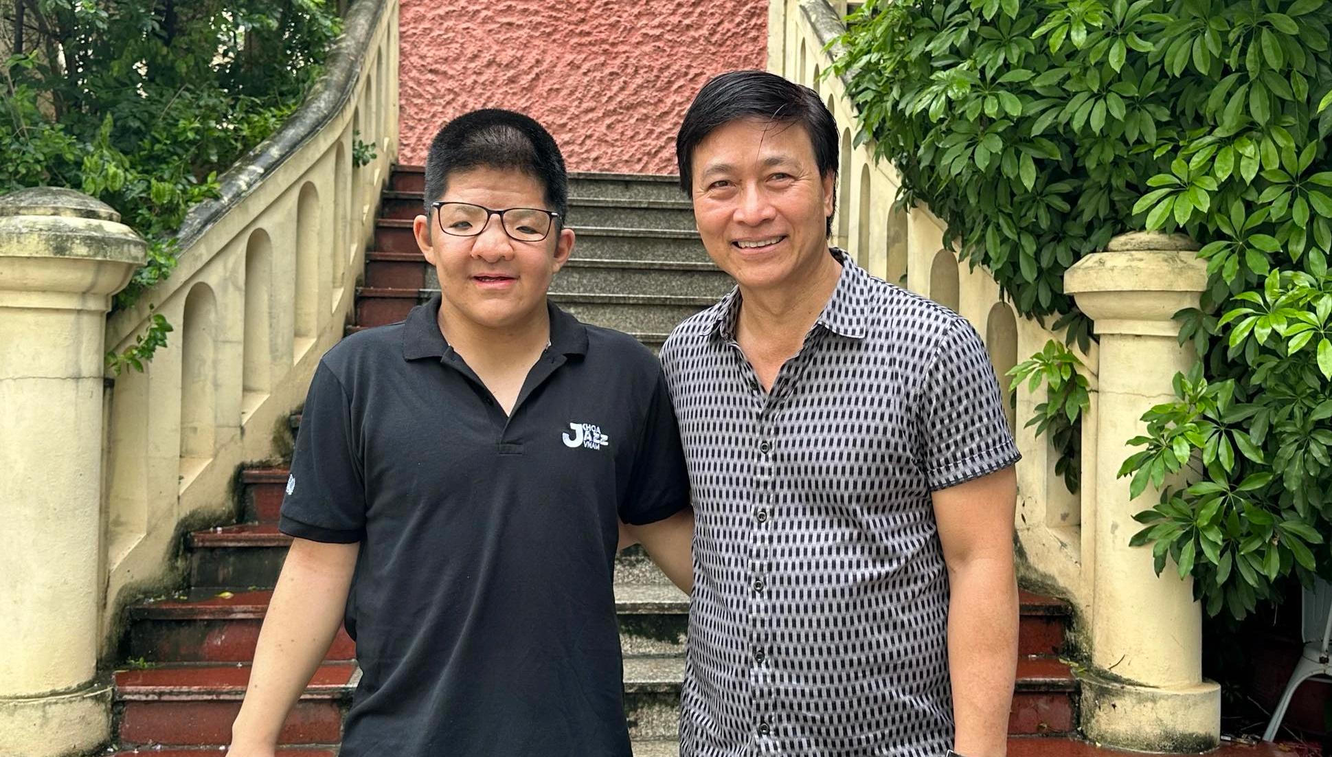 Con trai nam diễn viên Việt mắc hội chứng hiếm gặp: Các ngón bị dính vào nhau, phải bán nhà để trả viện phí- Ảnh 2. Con trai nam diễn viên Việt mắc hội chứng hiếm gặp: Các ngón bị dính vào nhau, phải bán nhà để trả viện phí- Ảnh 2.