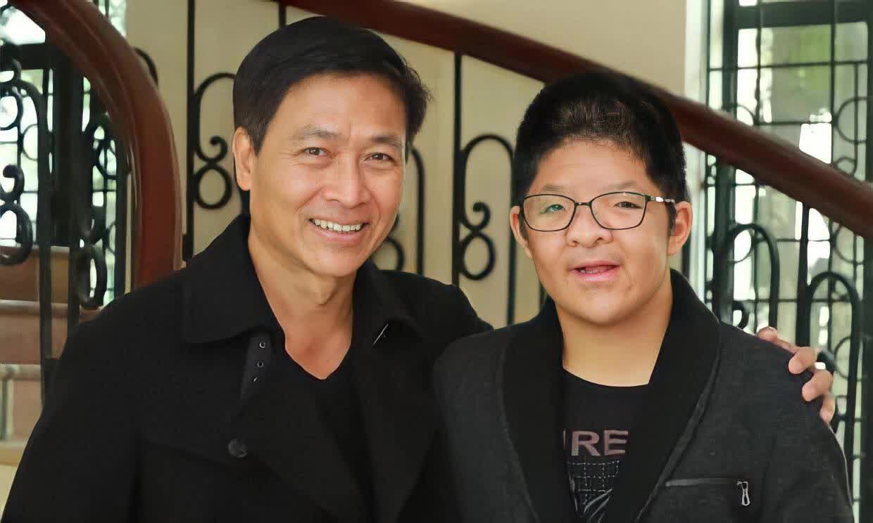 Con trai nam diễn viên Việt mắc hội chứng hiếm gặp: Các ngón bị dính vào nhau, phải bán nhà để trả viện phí- Ảnh 4. Con trai nam diễn viên Việt mắc hội chứng hiếm gặp: Các ngón bị dính vào nhau, phải bán nhà để trả viện phí- Ảnh 4.