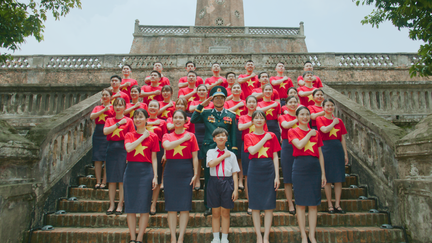 MV ‘Việt Nam – Tự hào bước tiếp tương lai’: Khi sự chân thành chạm đúng nhịp thời cuộc - Ảnh 3.