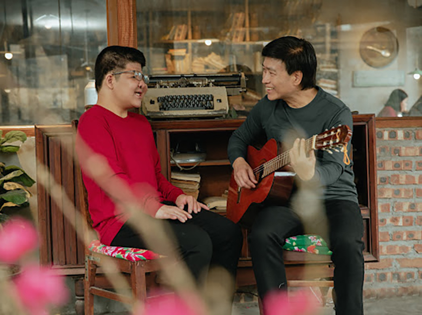 Con trai nam diễn viên Việt mắc hội chứng hiếm gặp: Các ngón bị dính vào nhau, phải bán nhà để trả viện phí- Ảnh 3. Con trai nam diễn viên Việt mắc hội chứng hiếm gặp: Các ngón bị dính vào nhau, phải bán nhà để trả viện phí- Ảnh 3.