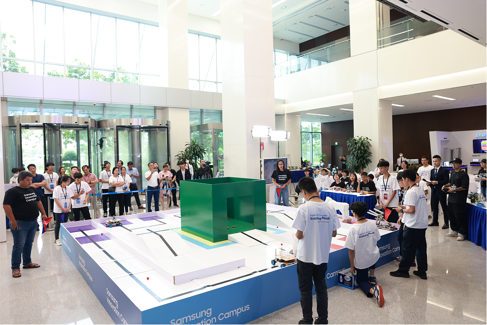 Chủ tịch Samsung Đông Nam Á & Châu Đại Dương khẳng định cam kết nhằm tạo ra “AI bền vững và có đạo đức” trước thềm BCA 2025- Ảnh 12. Chủ tịch Samsung Đông Nam Á & Châu Đại Dương khẳng định cam kết nhằm tạo ra “AI bền vững và có đạo đức” trước thềm BCA 2025- Ảnh 12.