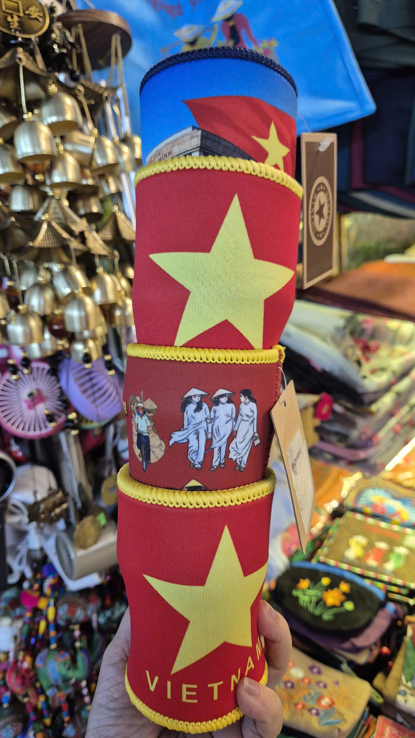 Rộn ràng thị trường thời trang, phụ kiện chào Quốc khánh- Ảnh 2. Rộn ràng thị trường thời trang, phụ kiện chào Quốc khánh- Ảnh 2.