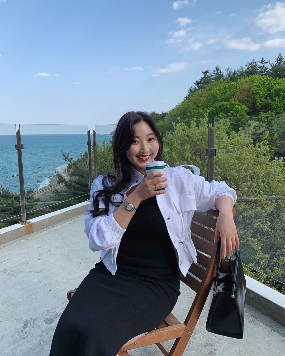 Cứ nghĩ đến 40 tuổi ai cũng có nhà, có xe, con học trường quốc tế, cuối tuần đi đánh golf - hóa ra không phải ai cũng giàu như mình tưởng- Ảnh 1.