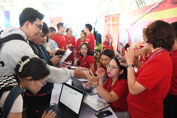 Gần 10.000 người dự ngày hội việc làm sân bay Long Thành- Ảnh 9.