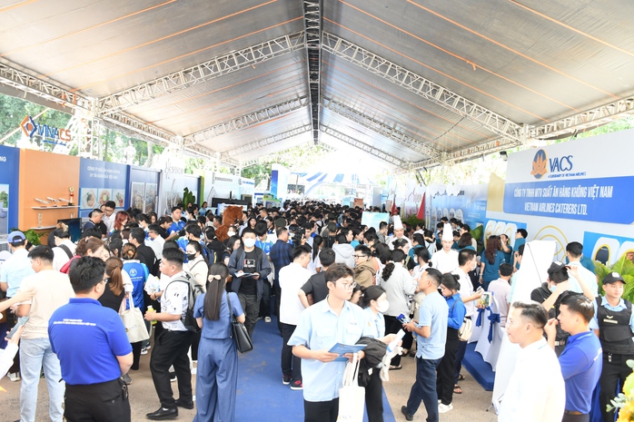 Gần 10.000 người dự ngày hội việc làm sân bay Long Thành- Ảnh 1.