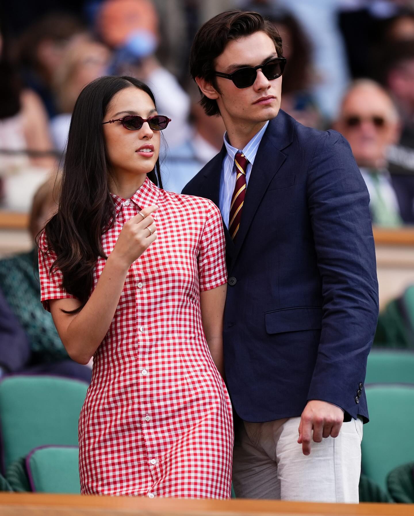 Cả nhà Cường Đô La chuộng áo của giới thượng lưu: Logo bé xíu mà mặc lên sang cỡ này- Ảnh 8. Cả nhà Cường Đô La chuộng áo của giới thượng lưu: Logo bé xíu mà mặc lên sang cỡ này- Ảnh 8.