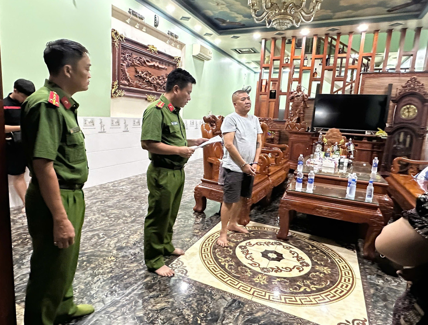 Công an Đồng Nai bắt trùm giang hồ Tuấn trọc- Ảnh 3.