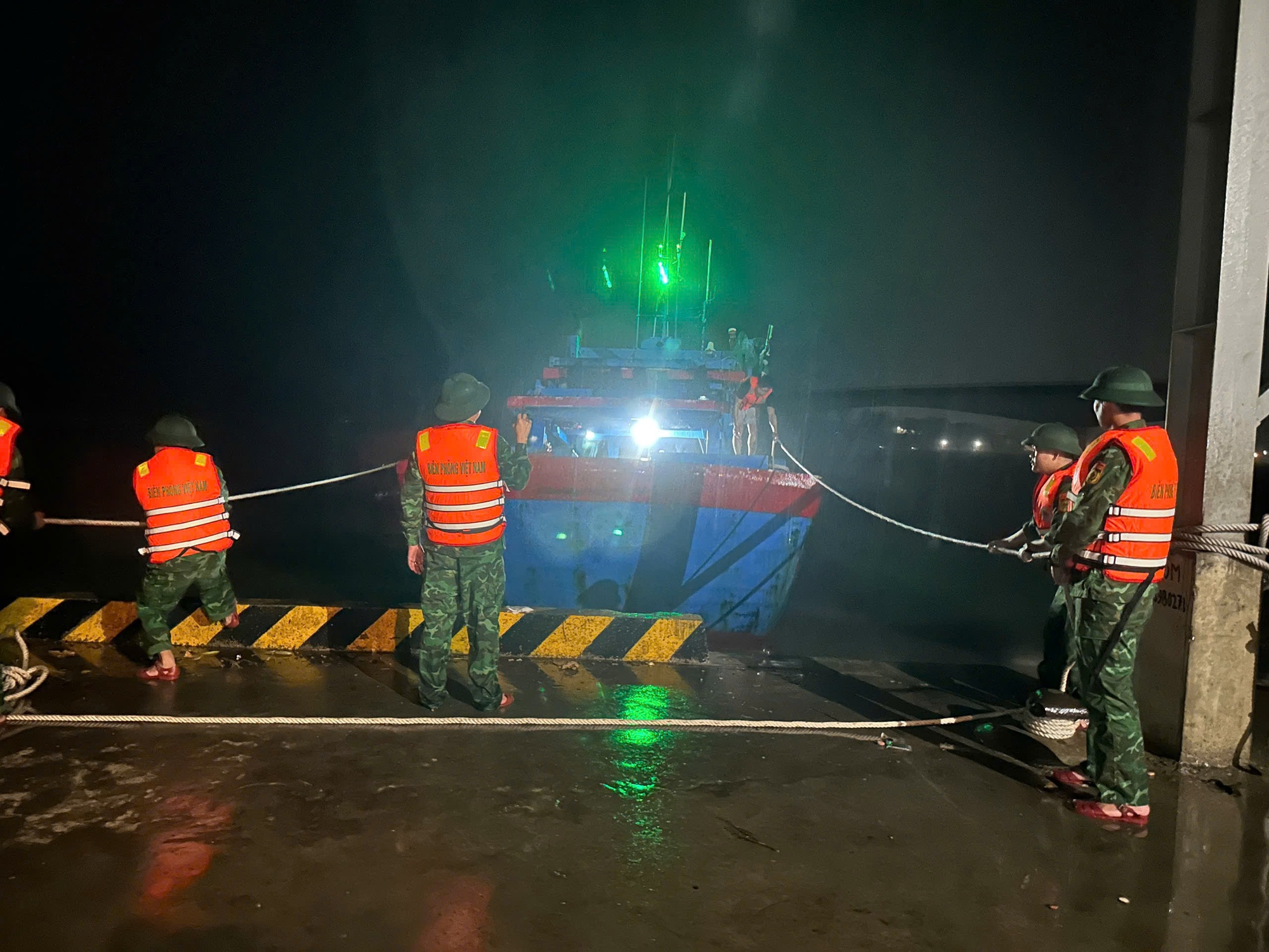 Bão số 5 (Kajiki) gây mưa lớn và gió mạnh tại Hà Tĩnh, Quảng Trị - Ảnh 5.