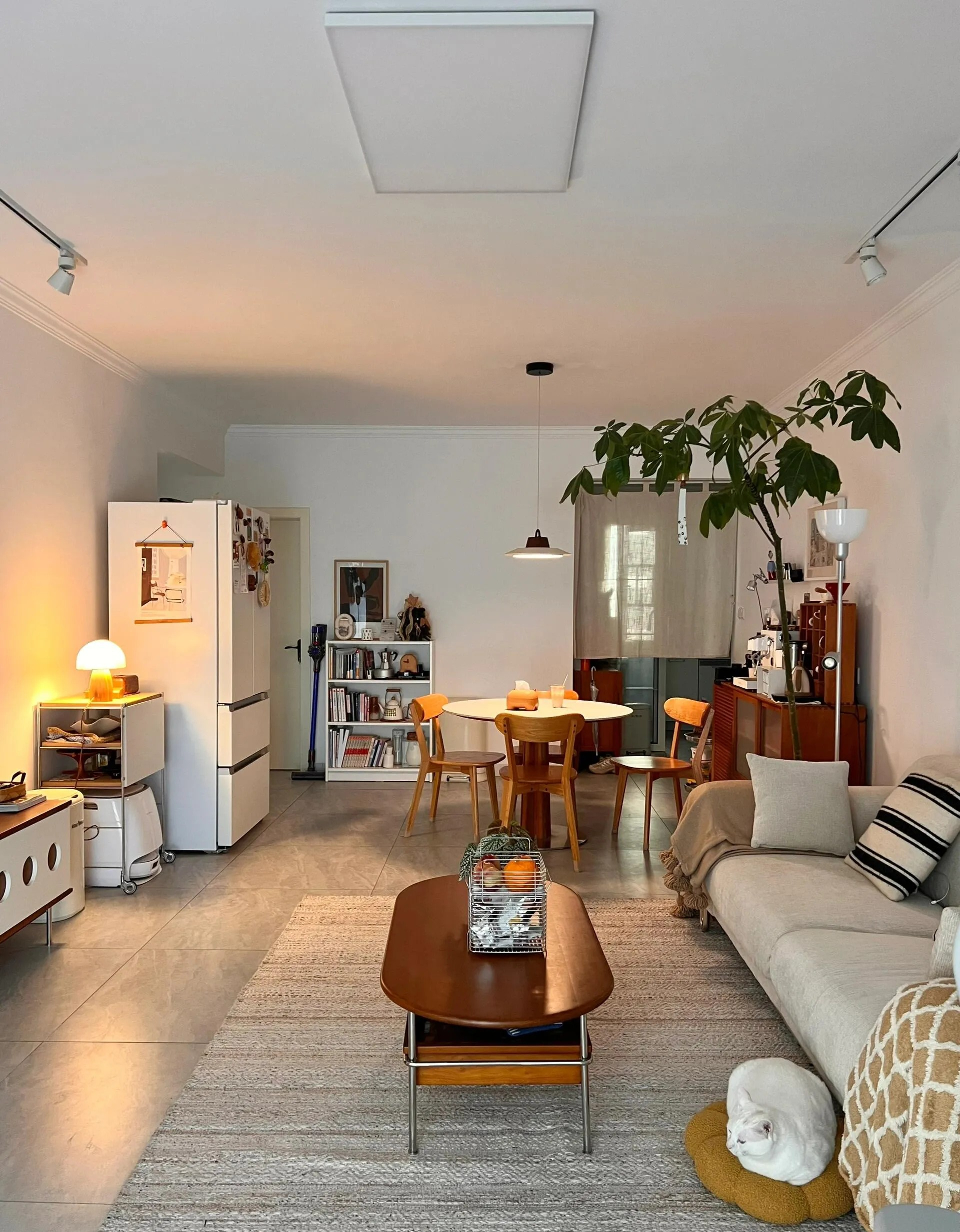 Đừng theo đuổi sự xa hoa nữa, một ngôi nhà giản dị như thế này mới là hạnh phúc đích thực!- Ảnh 2. Đừng theo đuổi sự xa hoa nữa, một ngôi nhà giản dị như thế này mới là hạnh phúc đích thực!- Ảnh 2.