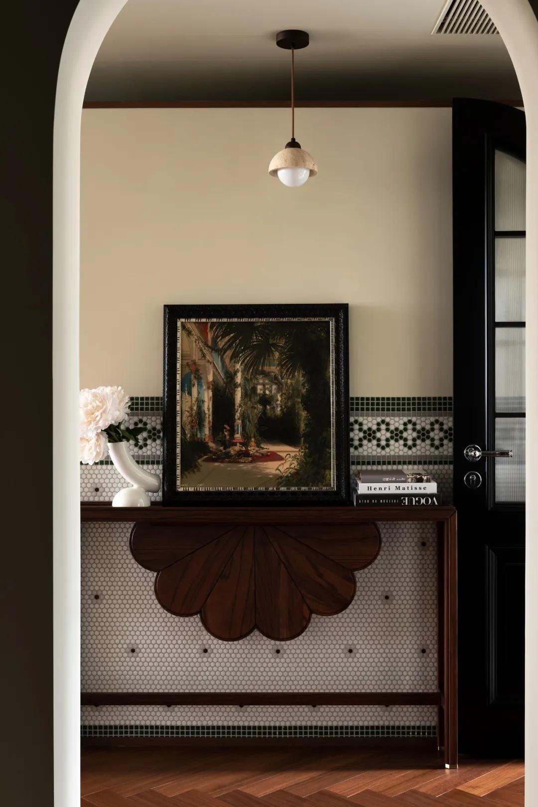 Ngôi nhà 100m² của cặp vợ chồng trung niên: Chi hơn 2 tỷ đồng biến căn hộ cũ thành “Thành phố hoa” ngay trong nhà- Ảnh 1. Ngôi nhà 100m² của cặp vợ chồng trung niên: Chi hơn 2 tỷ đồng biến căn hộ cũ thành “Thành phố hoa” ngay trong nhà- Ảnh 1.