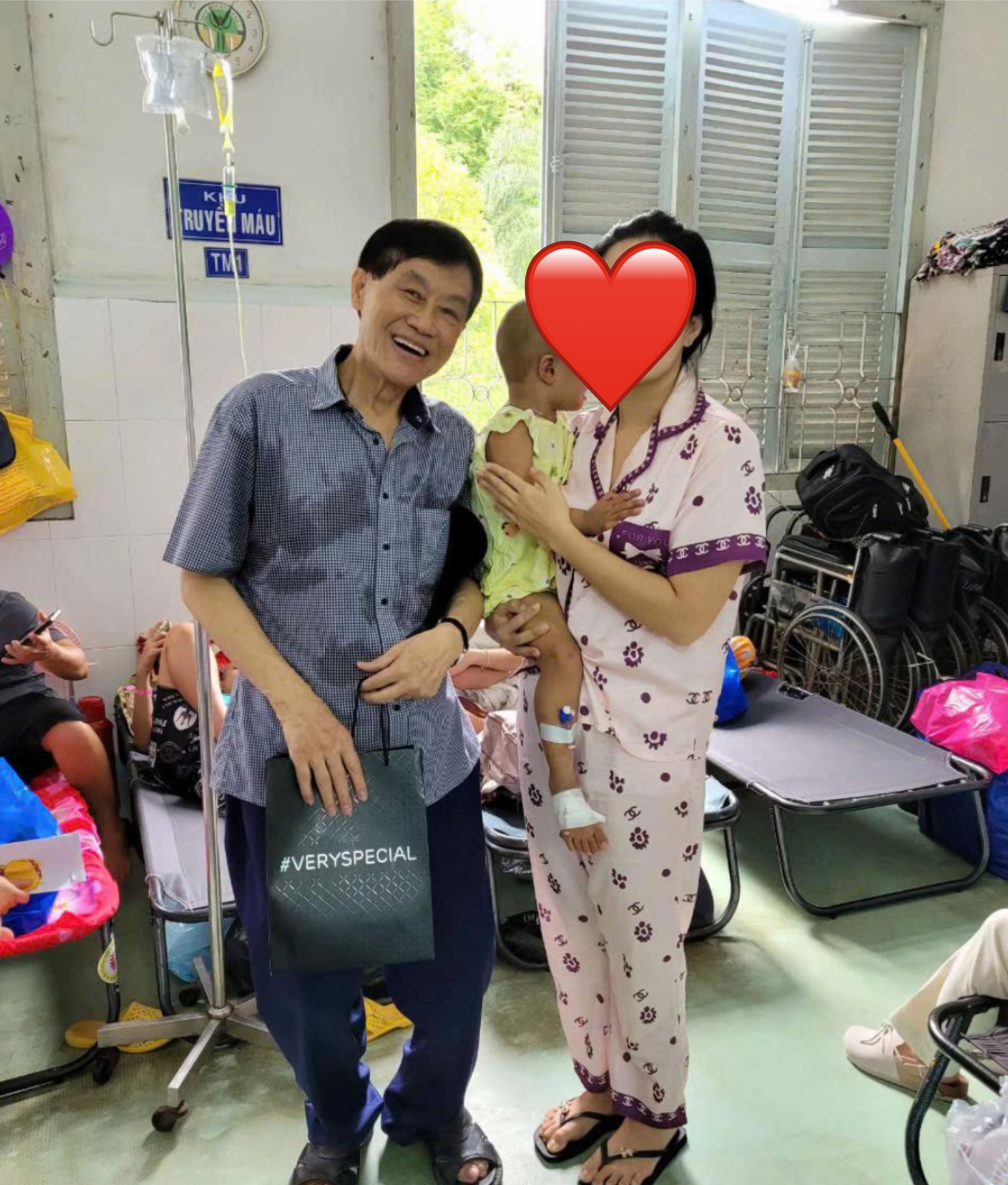 Tỷ phú Johnathan Hạnh Nguyễn: Dốc hết quỹ hưu trí làm từ thiện, 10 tỷ ứng từ Thủy Tiên cũng sắp cạn- Ảnh 1. Tỷ phú Johnathan Hạnh Nguyễn: Dốc hết quỹ hưu trí làm từ thiện, 10 tỷ ứng từ Thủy Tiên cũng sắp cạn- Ảnh 1.