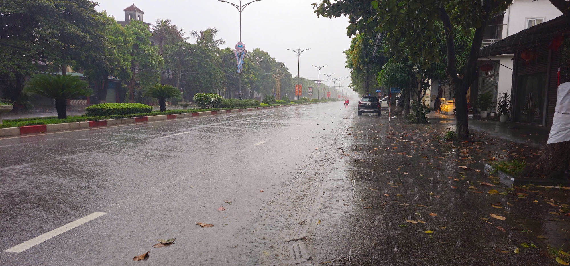 Bão số 5 (Kajiki) gây mưa lớn và gió mạnh tại Hà Tĩnh, Quảng Trị - Ảnh 3.