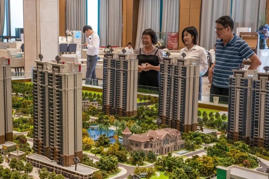 Một doanh nghiệp BĐS vỡ nợ, GDP Trung Quốc giảm dần đến năm 2027, thị trường nhà ở đóng băng 4 năm liền, hàng trăm nghìn khách hàng mất tiền 3 Một doanh nghiệp BĐS vỡ nợ, GDP Trung Quốc giảm dần đến năm 2027, thị trường nhà ở đóng băng 4 năm liền, hàng trăm nghìn khách hàng mất tiền