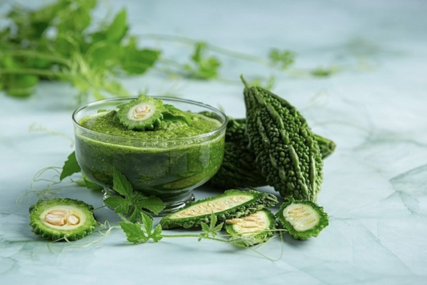 Khổ qua - ‘Thần dược xanh’ chống ung thư: Lợi ích, rủi ro và lời khuyên từ chuyên gia- Ảnh 1.