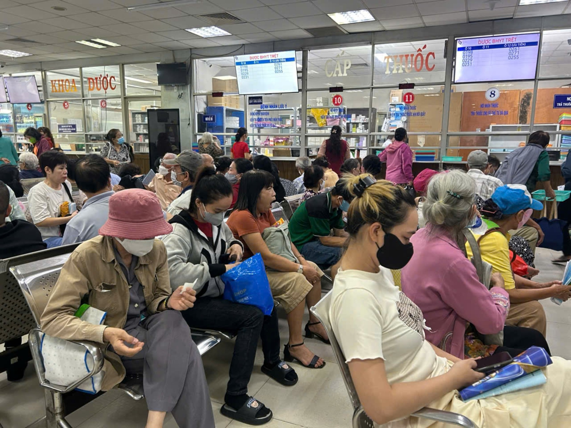 Các trường hợp được tính tham gia BHYT 5 năm liên tục, được chi trả 100% - Ảnh 1.