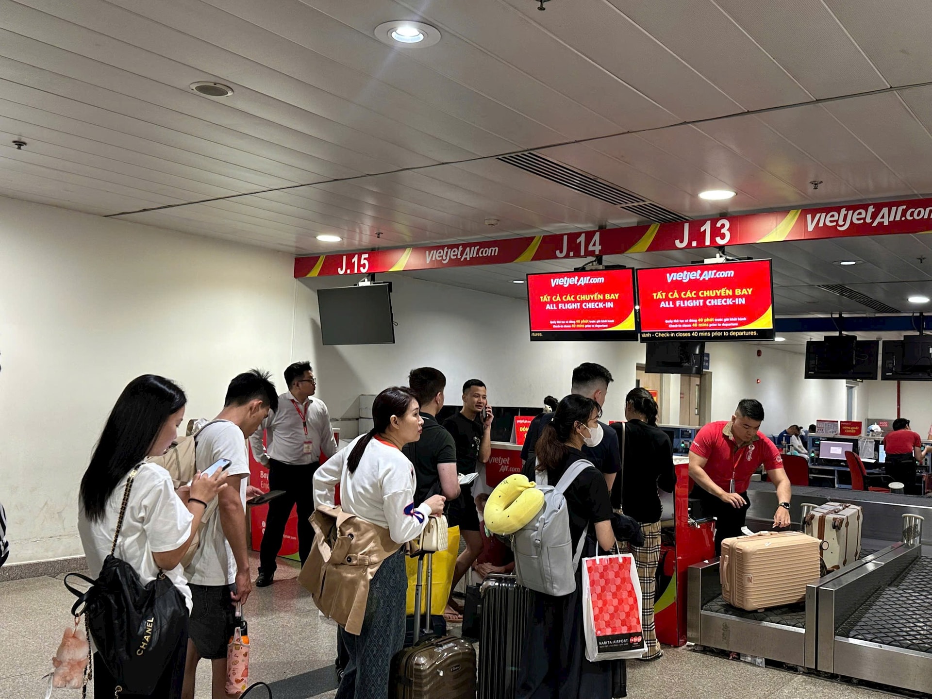 Hãng bay tăng chuyến, giá vé máy bay dịp Quốc khánh hạ nhiệt - Ảnh 1.