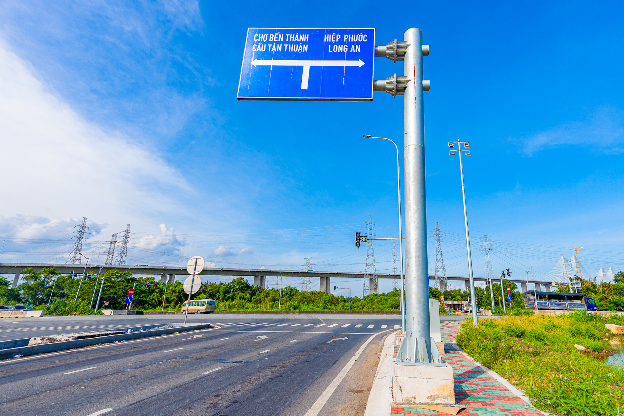 Ngắm cầu dây văng cao nhất Việt Nam sắp thông xe, siêu dự án 9 tỷ USD của tỷ phú Phạm Nhật Vượng được hưởng lợi- Ảnh 5. Ngắm cầu dây văng cao nhất Việt Nam sắp thông xe, siêu dự án 9 tỷ USD của tỷ phú Phạm Nhật Vượng được hưởng lợi- Ảnh 5.