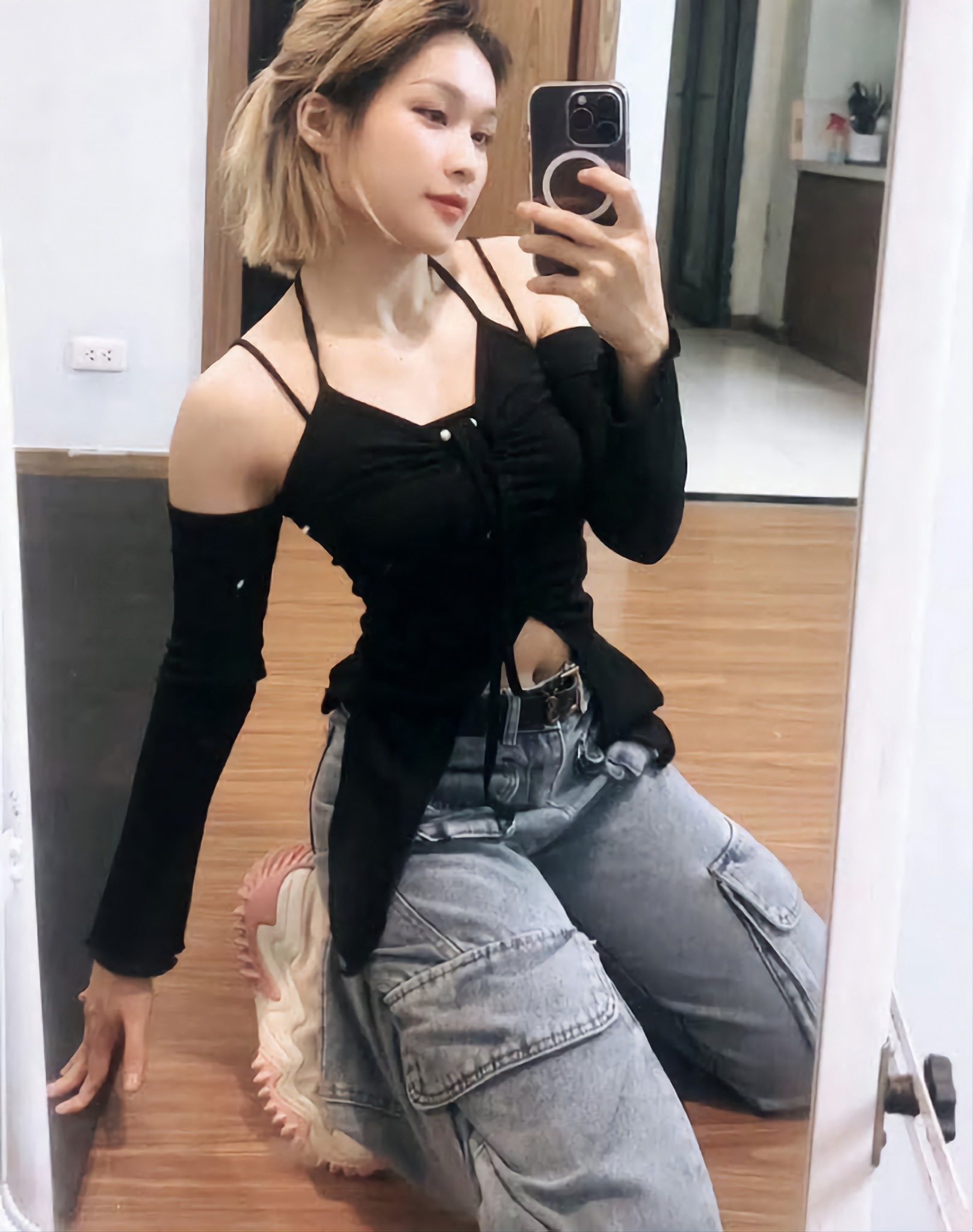 Danh tính cô gái trẻ tung võ nghệ "hạ gục" thanh niên xăm trổ hung hãn trong hầm để xe - Ảnh 10.