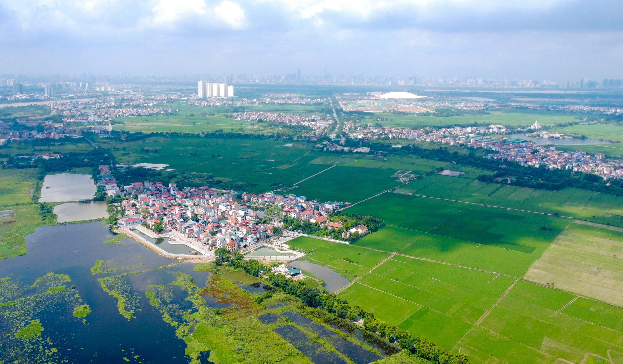 Toàn cảnh khu vực sắp làm đường nối cầu Tứ Liên với đường 71.000 tỷ, đại đô thị của Vinhomes sẽ nối thẳng với sân bay lớn nhất miền Bắc- Ảnh 7. Toàn cảnh khu vực sắp làm đường nối cầu Tứ Liên với đường 71.000 tỷ, đại đô thị của Vinhomes sẽ nối thẳng với sân bay lớn nhất miền Bắc- Ảnh 7.