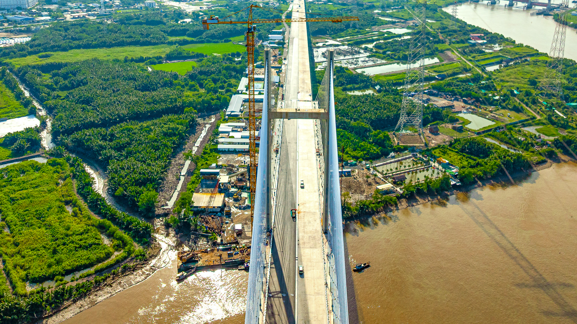 Ngắm cầu dây văng cao nhất Việt Nam sắp thông xe, siêu dự án 9 tỷ USD của tỷ phú Phạm Nhật Vượng được hưởng lợi- Ảnh 8. Ngắm cầu dây văng cao nhất Việt Nam sắp thông xe, siêu dự án 9 tỷ USD của tỷ phú Phạm Nhật Vượng được hưởng lợi- Ảnh 8.