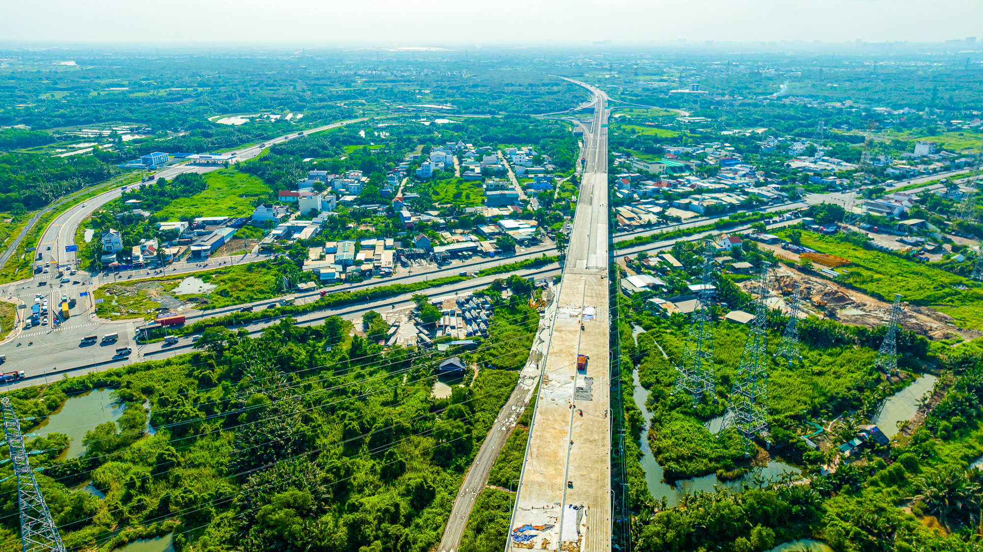 Ngắm cầu dây văng cao nhất Việt Nam sắp thông xe, siêu dự án 9 tỷ USD của tỷ phú Phạm Nhật Vượng được hưởng lợi- Ảnh 9. Ngắm cầu dây văng cao nhất Việt Nam sắp thông xe, siêu dự án 9 tỷ USD của tỷ phú Phạm Nhật Vượng được hưởng lợi- Ảnh 9.