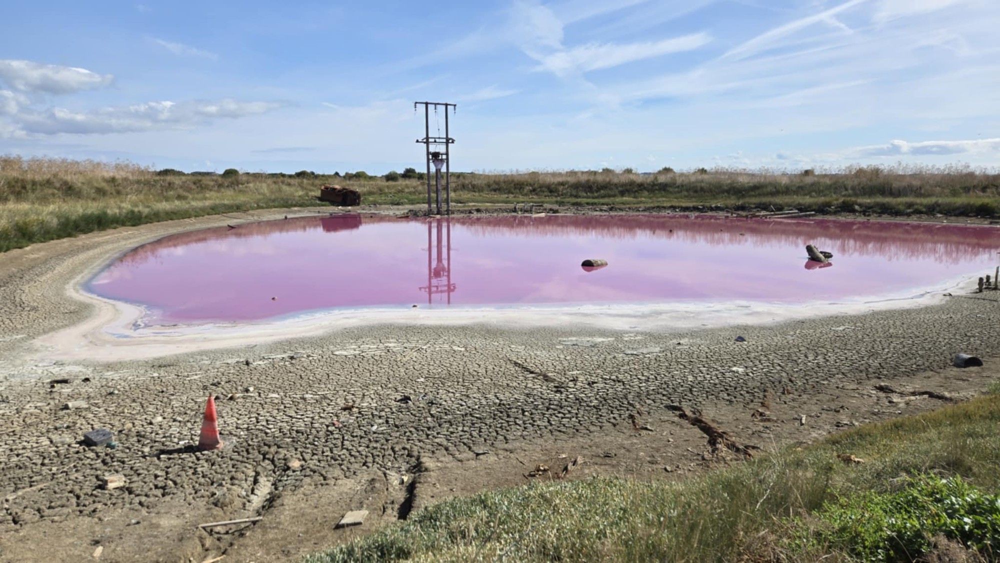 Sự thật sốc về hồ nước màu hồng neon tuyệt đẹp- Ảnh 2.