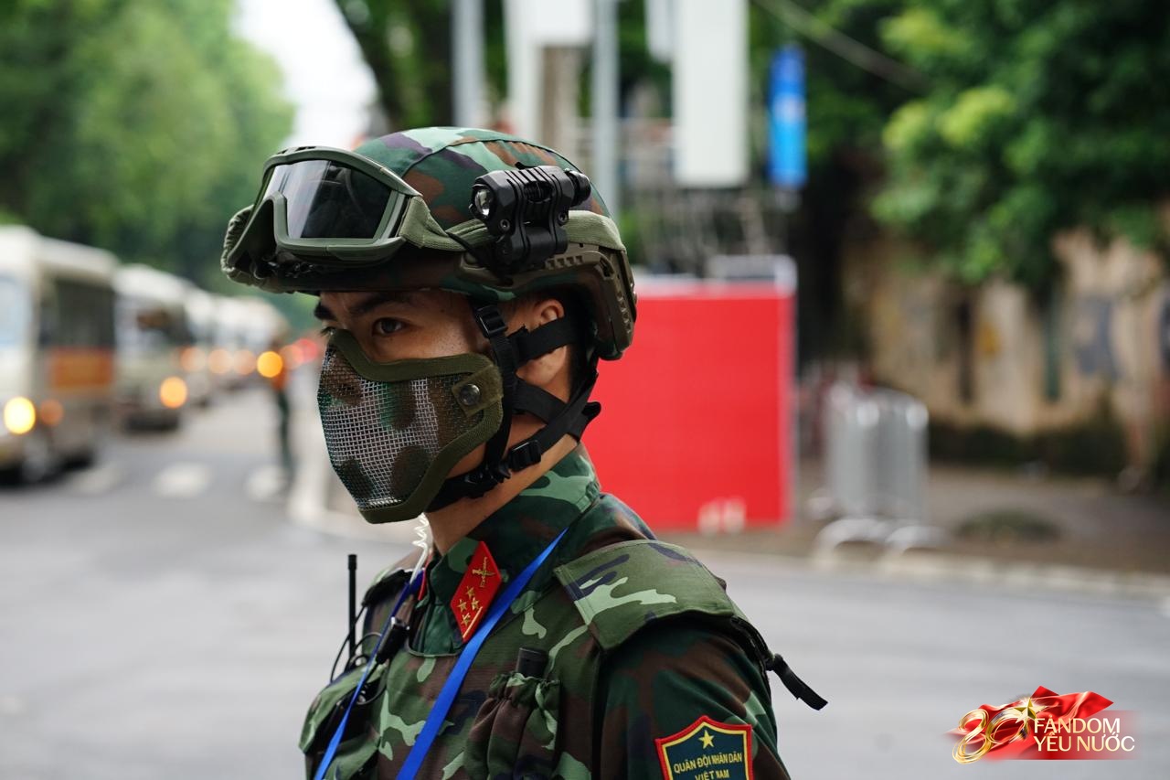 Cận cảnh lực lượng trinh sát đặc nhiệm luôn che kín mặt, âm thầm bảo vệ an ninh cho buổi sơ duyệt diễu binh diễu hành- Ảnh 1.