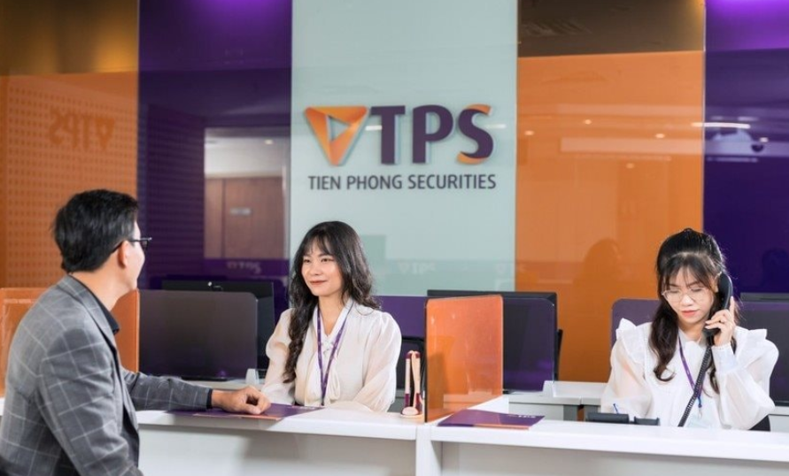 TPBank muốn thành lập TPBank AMC và biến chứng khoán TPS thành công ty con - Ảnh 2.