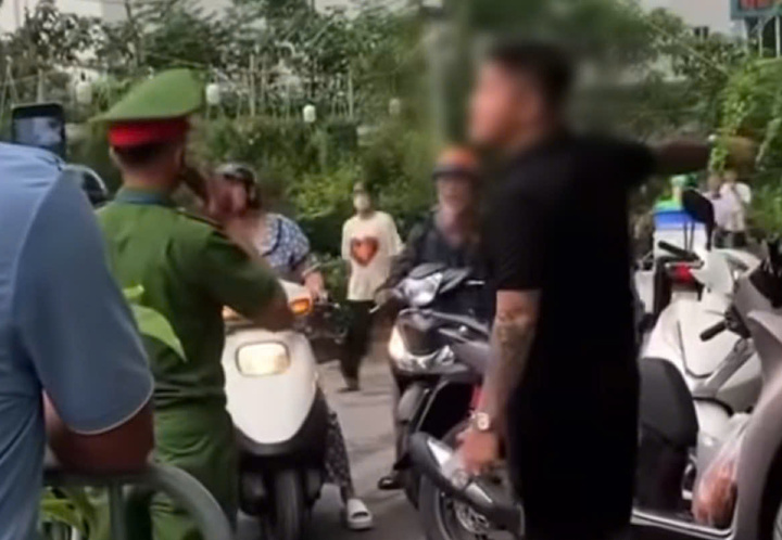 Danh tính nam thanh niên xăm trổ thách thức công an tại chốt bảo vệ sơ duyệt A80- Ảnh 2.