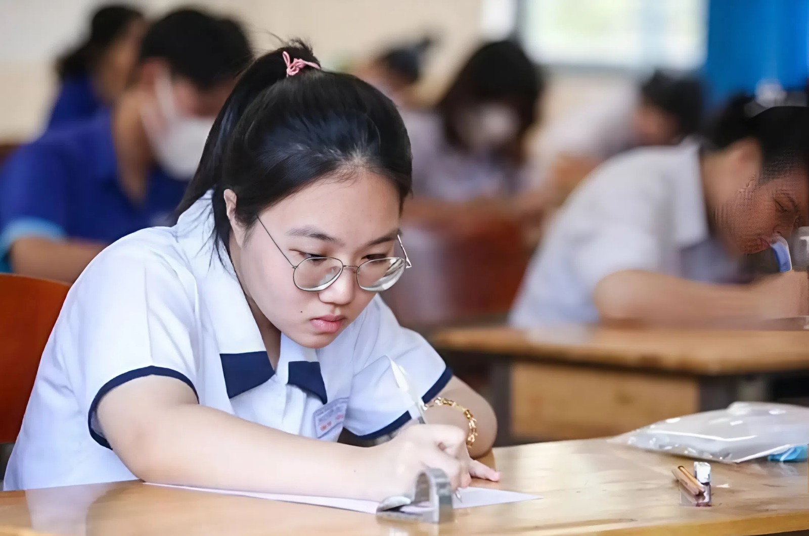 Tranh cãi: Một chính sách trong tuyển sinh ĐH đang vô tình ưu ái học sinh khá giả, gây mất công bằng xã hội?