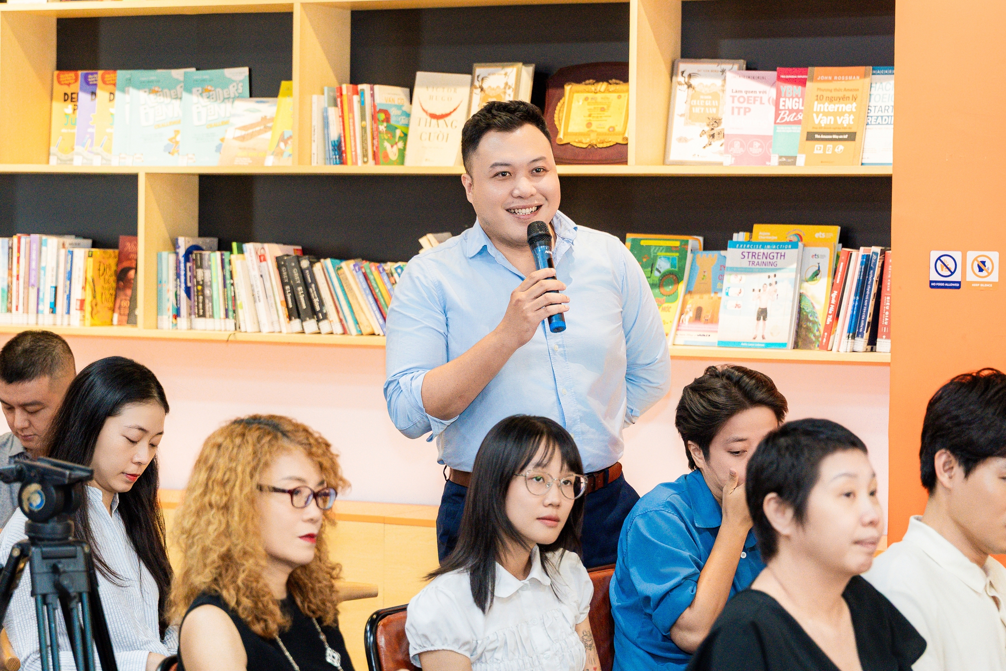 Chuyện gì đây: Gen Z tổ chức tiệc cưới tại nhà hàng buffet, chuyên gia đánh giá người trẻ chuộng sự tiết kiệm và tự do- Ảnh 2.