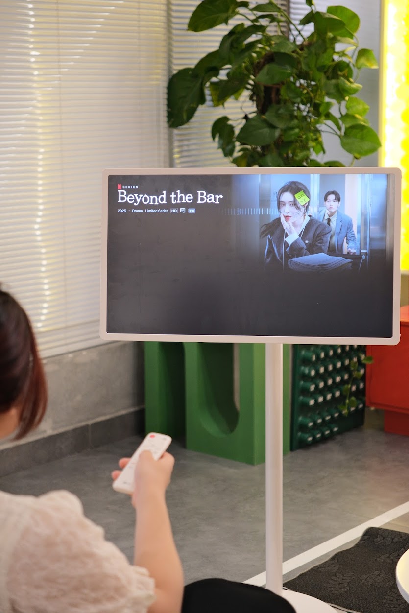 LG StanbyME 2 không chỉ hữu ích mà còn làm đẹp cho không gian sống: Vừa là rạp phim thu nhỏ, vừa là tranh decor, cùng siêu nhiều tiện ích bất ngờ- Ảnh 3. LG StanbyME 2 không chỉ hữu ích mà còn làm đẹp cho không gian sống: Vừa là rạp phim thu nhỏ, vừa là tranh decor, cùng siêu nhiều tiện ích bất ngờ- Ảnh 3.