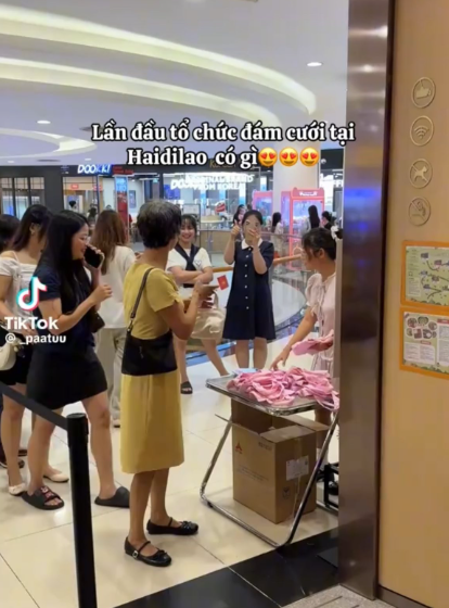 Chuyện gì đây: Gen Z tổ chức tiệc cưới tại nhà hàng buffet, chuyên gia đánh giá người trẻ chuộng sự tiết kiệm và tự do- Ảnh 1.