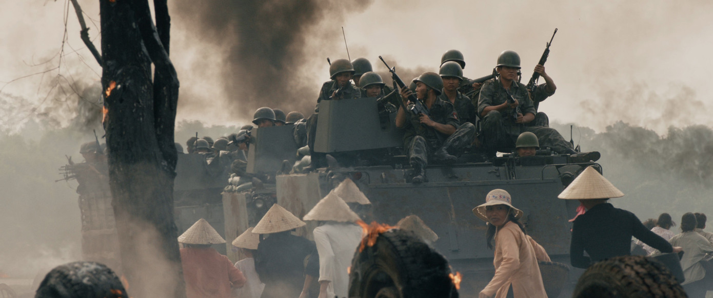 'Mưa đỏ' vượt 200 tỷ đồng- Ảnh 1.