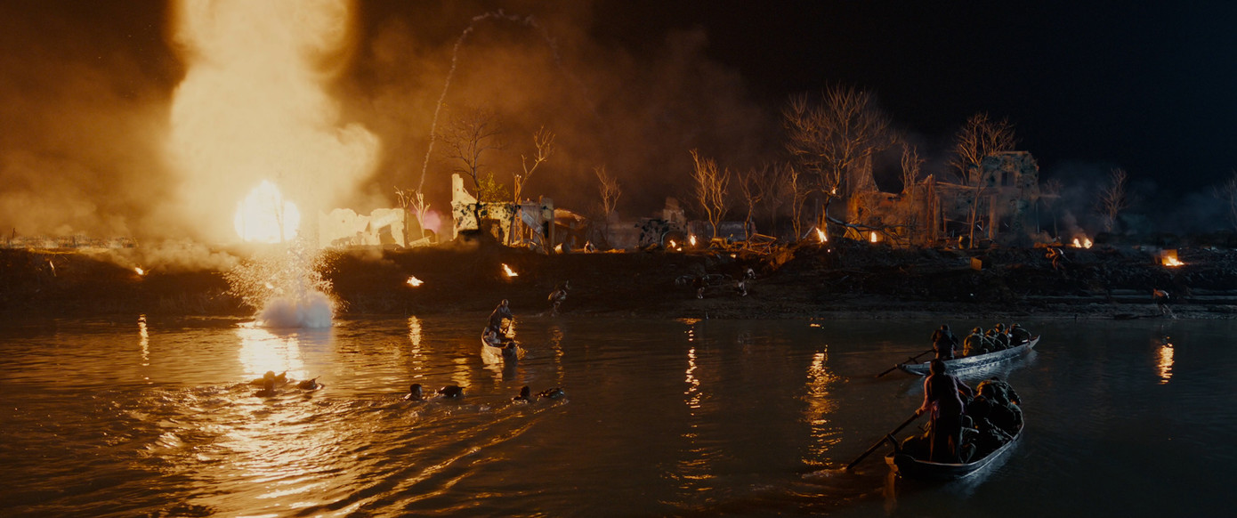 'Mưa đỏ' vượt 200 tỷ đồng- Ảnh 2.