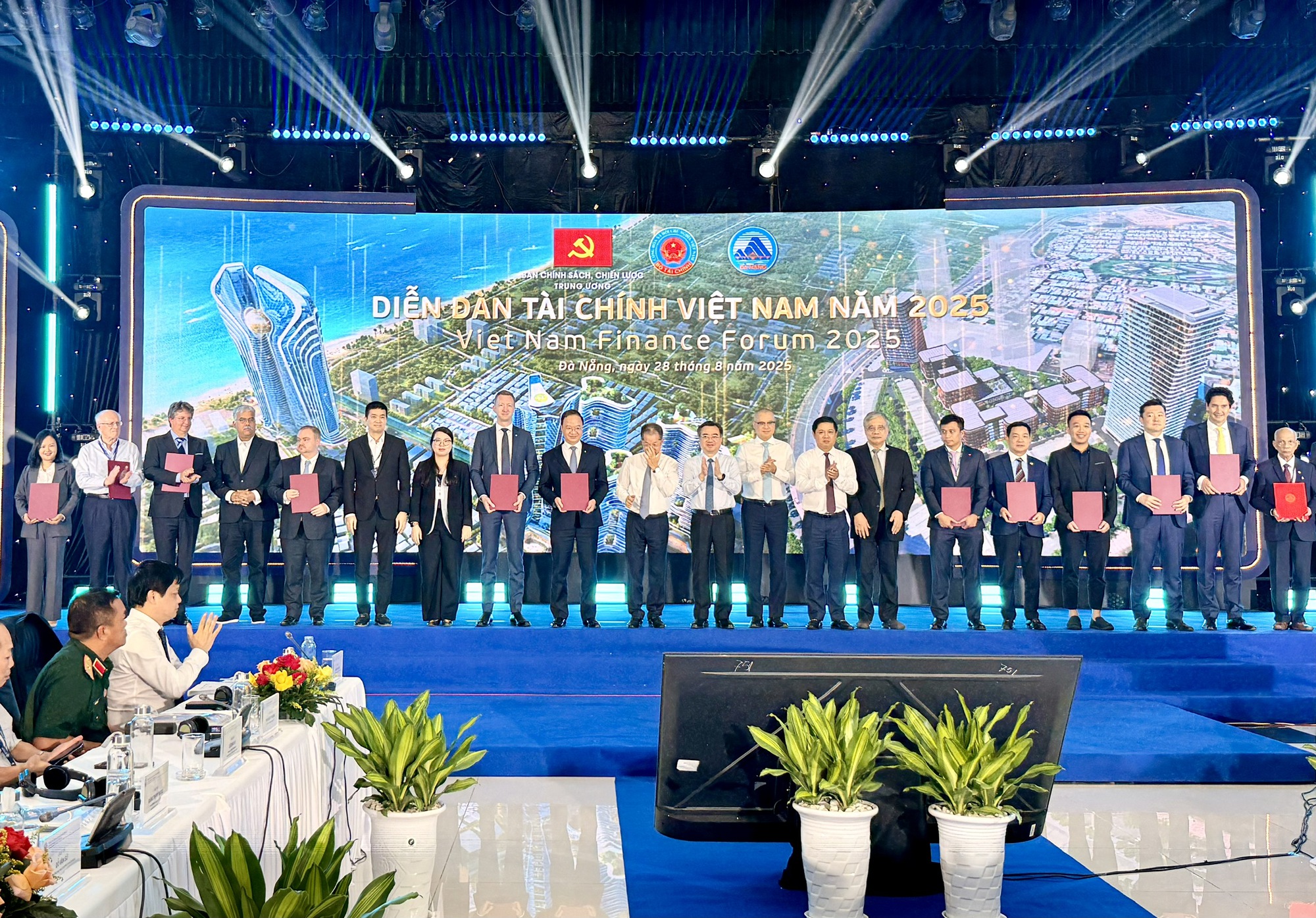 Tether ký kết hợp tác với TP Đà Nẵng: Nhà phát hành tài sản số lớn nhất thế giới sẽ làm gì tại đây? - Ảnh 1.