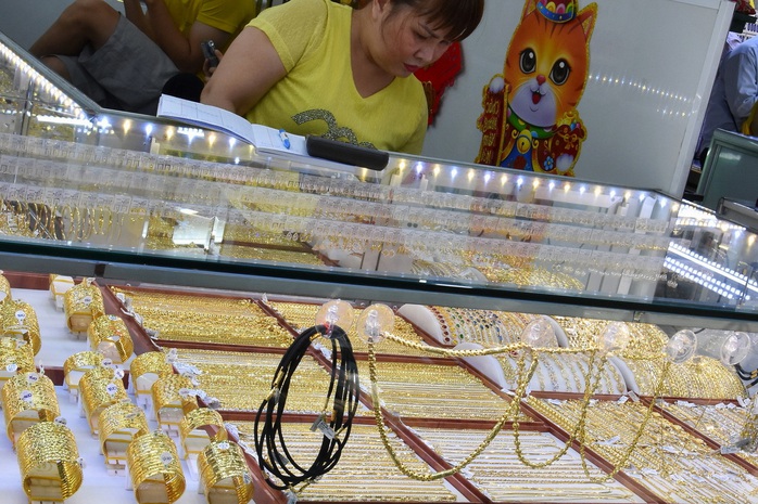 Tối 28-8, giá vàng miếng SJC đồng loạt tăng vọt- Ảnh 1.