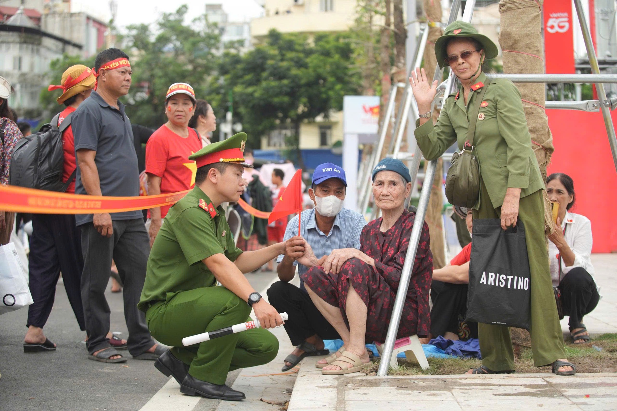 Bố trí hơn 5.000 chỗ ngồi cho cựu chiến binh xem diễu binh - Ảnh 3.