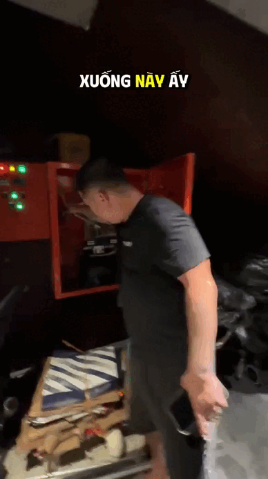 Viral nhất TikTok: Ngôi nhà "bất khả xâm phạm" giữa biển nước Hà Nội nhờ cửa chống ngập 200 triệu, chủ nhà là ông trùm chuỗi Nhậu Tự Do cực hot!- Ảnh 7.