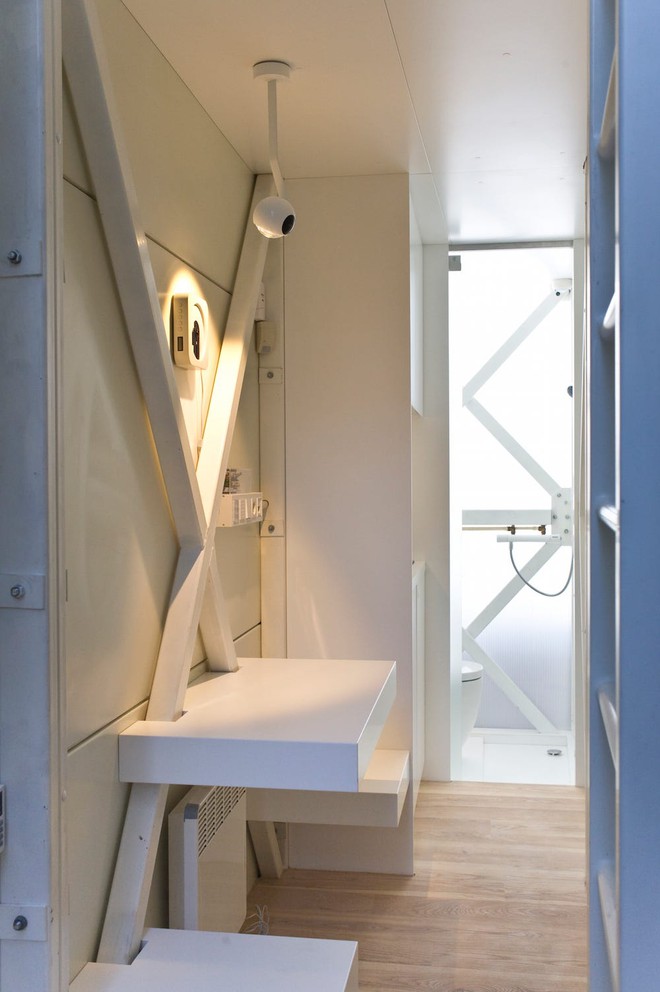 Căn nhà mỏng nhất hành tinh, bên ngoài như 1 trò đùa nhưng bên trong gây sốc- Ảnh 8. Căn nhà mỏng nhất hành tinh, bên ngoài như 1 trò đùa nhưng bên trong gây sốc- Ảnh 8.